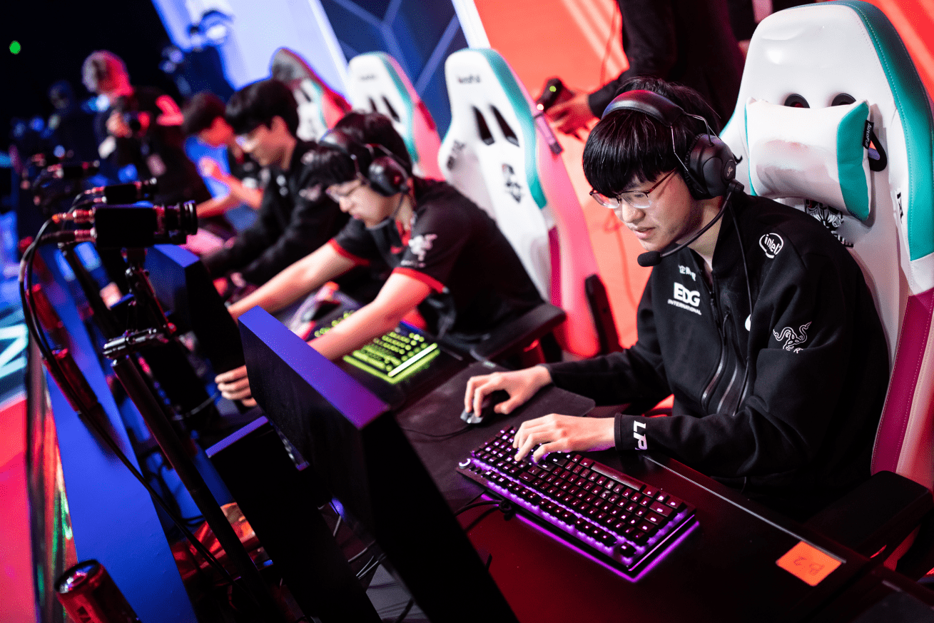 FLY力克EDG,Viper单局斩获MVP顶尖较量小组赛,强势挺进下一轮的简单介绍 FLY力克EDG,Viper单局斩获MVP顶尖较量小组赛,强势挺进下一轮的简单介绍